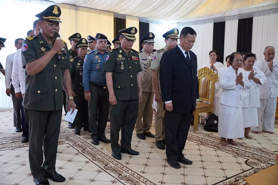 ឯកឧត្តម ខៀវ រិទ្ធិភ័ណ្ឌ អញ្ជើញគោរពវិញ្ញាណក្ខន្ធសព ឯកឧត្តម ឧត្តមសេនីយ៍ឯក ច័ន្ទ លំផាត់ - Image 4