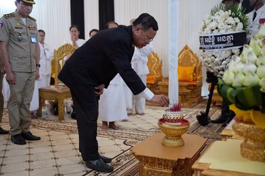 ឯកឧត្តម ខៀវ រិទ្ធិភ័ណ្ឌ អញ្ជើញគោរពវិញ្ញាណក្ខន្ធសព ឯកឧត្តម ឧត្តមសេនីយ៍ឯក ច័ន្ទ លំផាត់ - Image 5