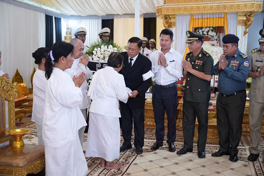 ឯកឧត្តម ខៀវ រិទ្ធិភ័ណ្ឌ អញ្ជើញគោរពវិញ្ញាណក្ខន្ធសព ឯកឧត្តម ឧត្តមសេនីយ៍ឯក ច័ន្ទ លំផាត់ - Image 8