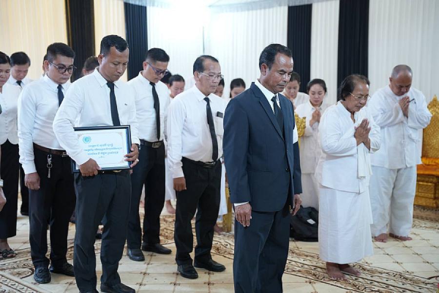 គណៈប្រតិភូ តំណាង ឯកឧត្តម ជា សុមេធី អញ្ជើញគោរពវិញ្ញាណក្ខន្ធសព ឯកឧត្តម ឧត្តមសេនីយ៍ឯក ច័ន្ទ លំផាត់ - Image 2