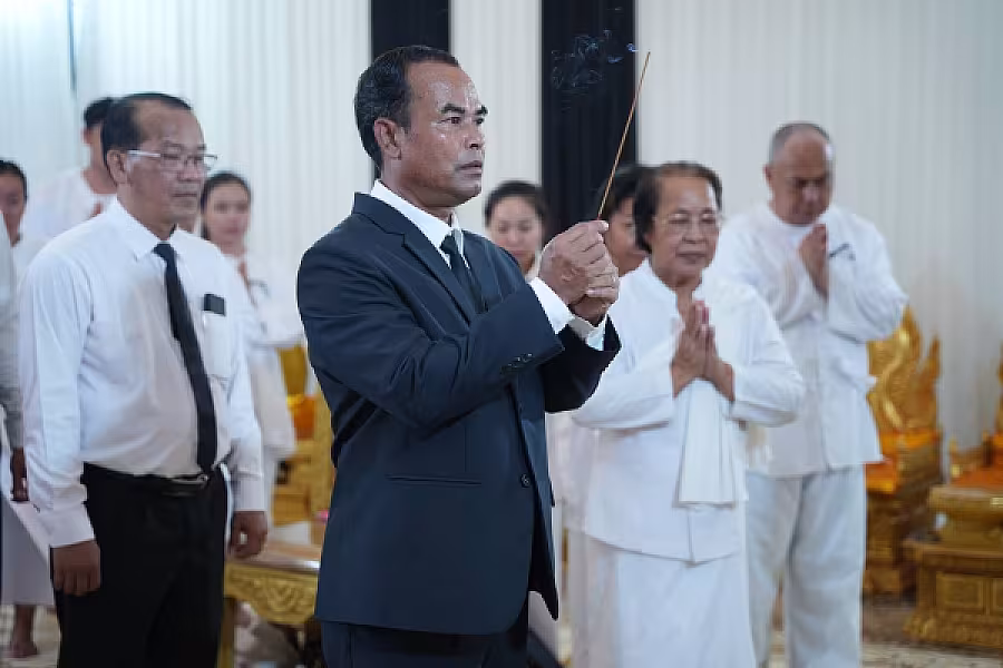 គណៈប្រតិភូ តំណាង ឯកឧត្តម ជា សុមេធី អញ្ជើញគោរពវិញ្ញាណក្ខន្ធសព ឯកឧត្តម ឧត្តមសេនីយ៍ឯក ច័ន្ទ លំផាត់ - Image 5