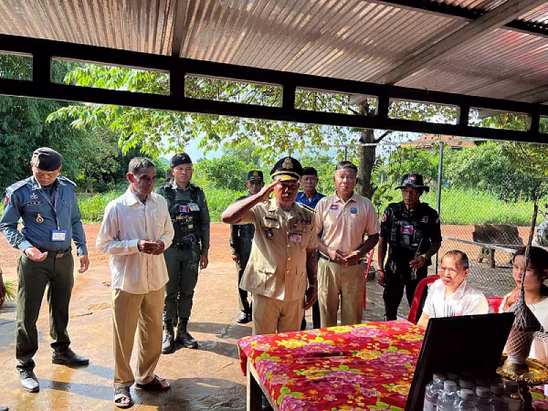 ស.អ.ក ខេត្តឧត្ដរមានជ័យ នាំយកថវិកាបេឡាមរណសង្រ្គោះជូនគ្រួសារសពអតីតយុទ្ធជនមួយគ្រួសារ                   - Image 2