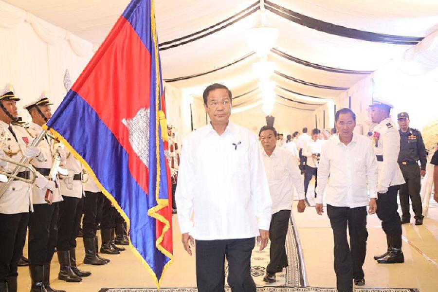 ឯកឧត្តមកិត្តិសង្គហបណ្ឌិត គន់ គីម អញ្ជើញគោរពវិញ្ញានក្ខន្ធសព ឯកឧត្តម នាយឧត្តមសេនីយ៍ ហេង បូរិន្ទ