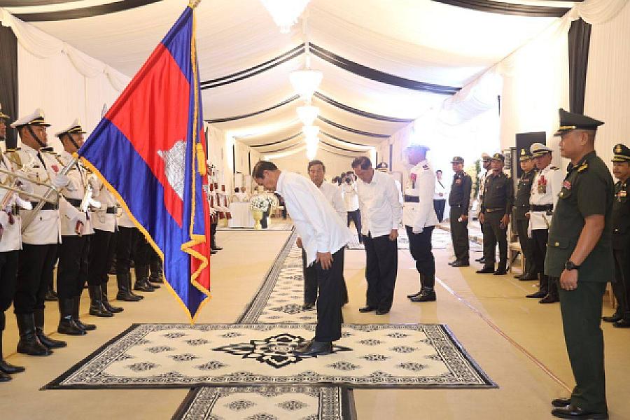 ឯកឧត្តមកិត្តិសង្គហបណ្ឌិត គន់ គីម អញ្ជើញគោរពវិញ្ញានក្ខន្ធសព ឯកឧត្តម នាយឧត្តមសេនីយ៍ ហេង បូរិន្ទ - Image 2