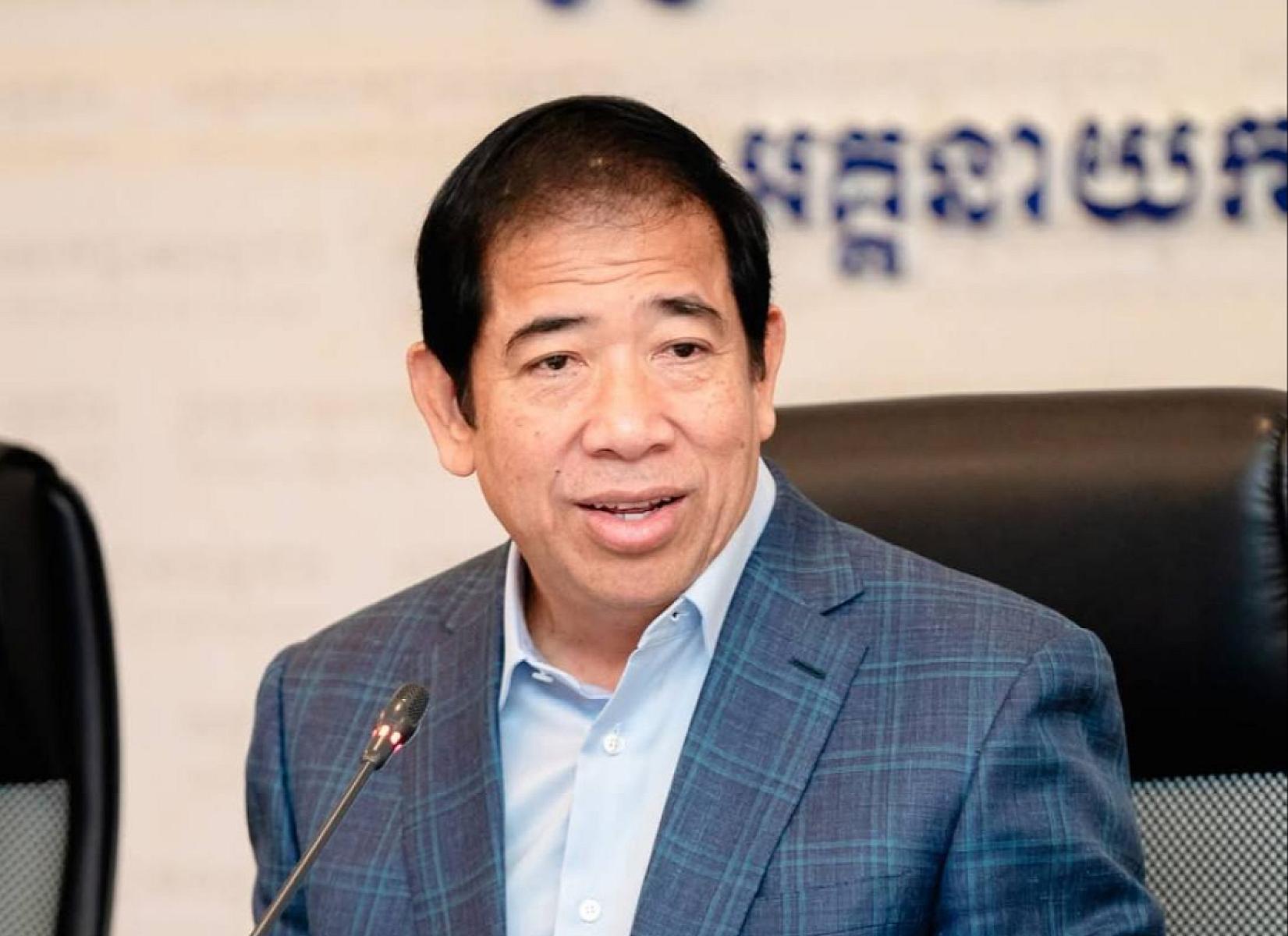 ឯកឧត្តម គង់ វិបុល អគ្គនាយកដ្ឋានពន្ធដារ ចូលរួមឧបត្ថម្ភថវិកាចំនួន ១មុឺនដុល្លារ ដើម្បីរៀបចំមហាសន្និបាតវិសាមញ្ញតំណាងសមាគមអតីតយុទ្ធជនកម្ពុជាទូទាំងប្រទេស