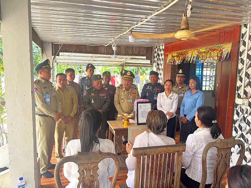 ស.អ.ក ខេត្តសៀមរាប នាំយកនូវថវិកាបេឡាមរណសង្គ្រោះជូនគ្រួសារសពអតីតយុទ្ធជន ចំនួន ០៩គ្រួសារ - Image 5