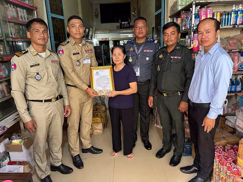 ស.អ.ក រាជធានីភ្នំពេញ នាំយកថវិកាបេឡាមរណសង្គ្រោះប្រគល់ជូនគ្រួសារសពអតីតយុទ្ធជន ចំនួន ៧គ្រួសារ - Image 2