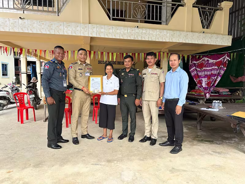 ស.អ.ក រាជធានីភ្នំពេញ នាំយកថវិកាបេឡាមរណសង្គ្រោះប្រគល់ជូនគ្រួសារសពអតីតយុទ្ធជន ចំនួន ៧គ្រួសារ - Image 3