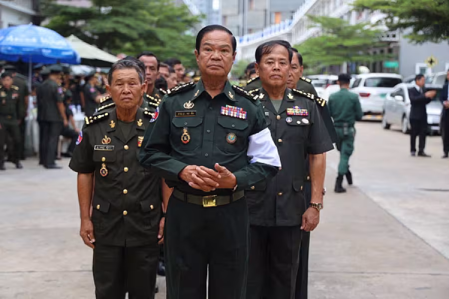 ឯកឧត្តម នាយឧត្តមសេនីយ៍កិត្តិសង្គហបណ្ឌិត គន់ គីម បានអញ្ជើញគោរពវិញ្ញានក្ខន្ធសព ឯកឧត្តម នាយឧត្តមសេនីយ៍ ហេង បូរិន្ទ