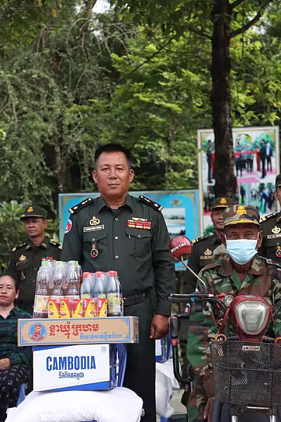 ស.អ.ក ខេត្តកណ្ដាល ជួបសំណេះសំណាលជាមួយអតីតយុទ្ធជនចំនួន ១៥គ្រួសារ ដែលមានជីវភាពខ្វះខាត - Image 2