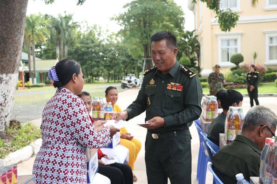 ស.អ.ក ខេត្តកណ្ដាល ជួបសំណេះសំណាលជាមួយអតីតយុទ្ធជនចំនួន ១៥គ្រួសារ ដែលមានជីវភាពខ្វះខាត - Image 3