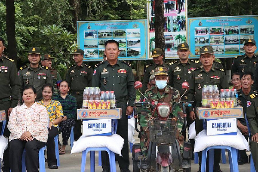 ស.អ.ក ខេត្តកណ្ដាល ជួបសំណេះសំណាលជាមួយអតីតយុទ្ធជនចំនួន ១៥គ្រួសារ ដែលមានជីវភាពខ្វះខាត - Image 5