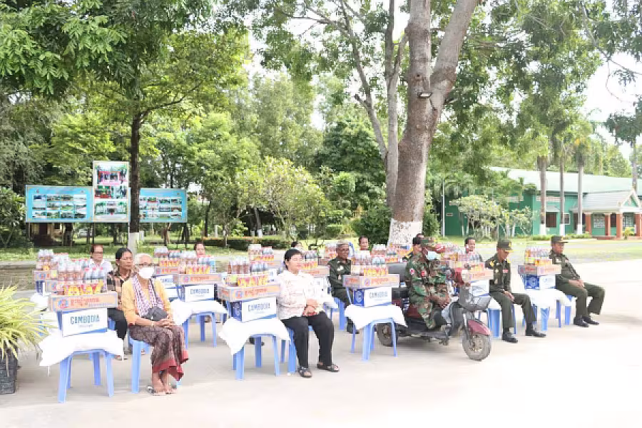 ស.អ.ក ខេត្តកណ្ដាល ជួបសំណេះសំណាលជាមួយអតីតយុទ្ធជនចំនួន ១៥គ្រួសារ ដែលមានជីវភាពខ្វះខាត - Image 6