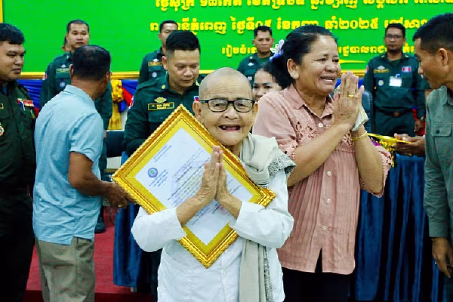 ស.អ.ក រាជធានីភ្នំពេញ នាំយកថវិកាបេឡាមរណសង្គ្រោះជូនគ្រួសារសពអតីតយុទ្ធជនចំនួន ៣គ្រួសារ - Image 3