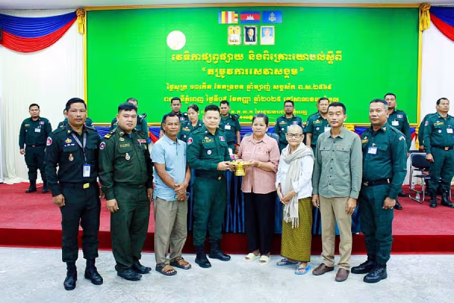 ស.អ.ក រាជធានីភ្នំពេញ នាំយកថវិកាបេឡាមរណសង្គ្រោះជូនគ្រួសារសពអតីតយុទ្ធជនចំនួន ៣គ្រួសារ - Image 4