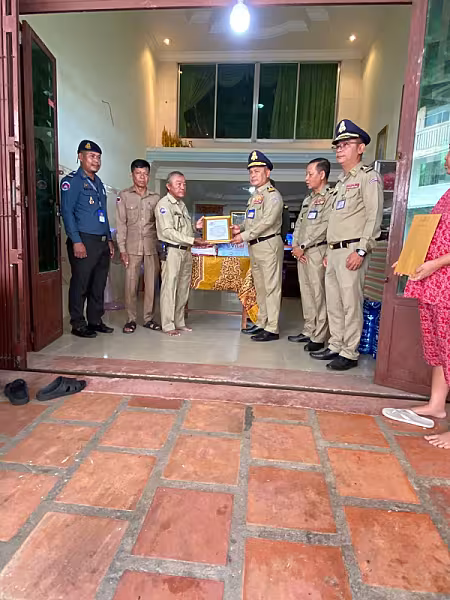 ស.អ.ក រាជធានីភ្នំពេញ នាំយកថវិកាបេឡាមរណសង្គ្រោះជូនគ្រួសារសពអតីតយុទ្ធជនចំនួន ៣គ្រួសារ - Image 5