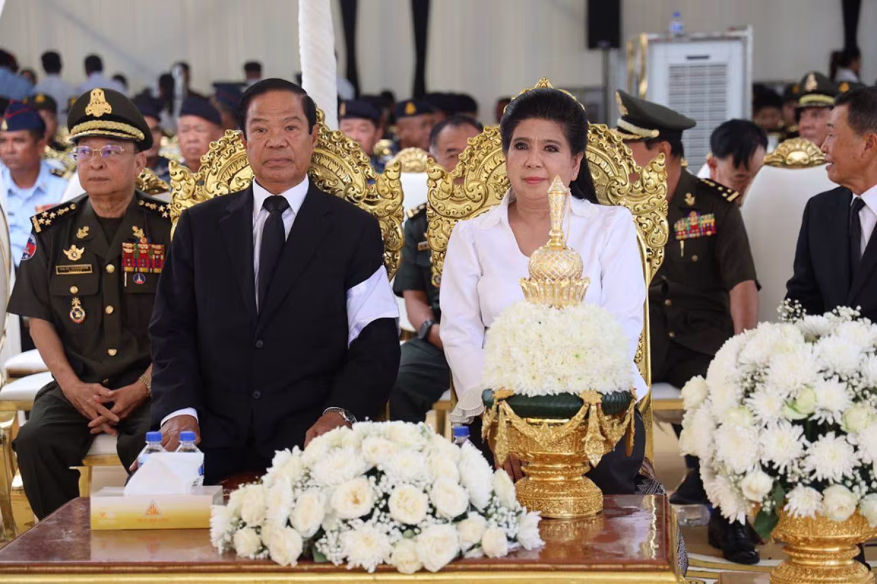 ឯកឧត្តមកិត្តិសង្គហបណ្ឌិត គន់ គីម អញ្ជើញជាអធិបតីរៀបចំបញ្ចុះសព នាយឧត្តមសេនីយ៍ ហេង បូរិន្ទ