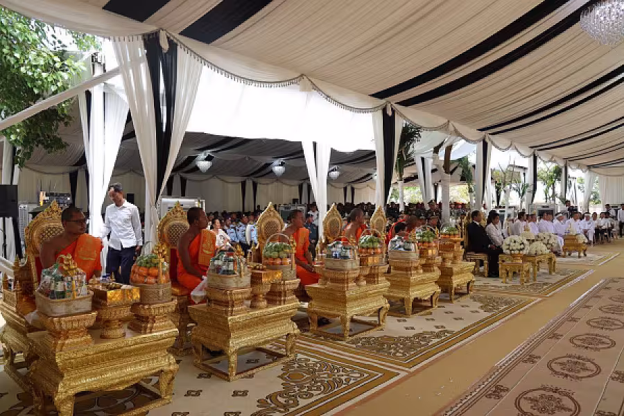 ឯកឧត្តមកិត្តិសង្គហបណ្ឌិត គន់ គីម អញ្ជើញជាអធិបតីរៀបចំបញ្ចុះសព នាយឧត្តមសេនីយ៍ ហេង បូរិន្ទ - Image 5