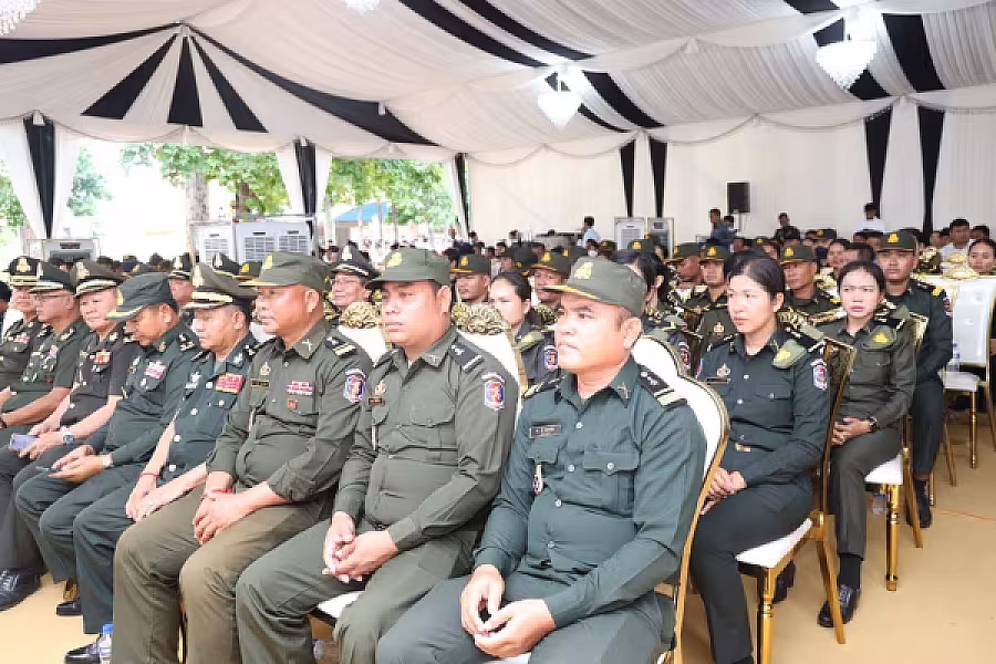 ឯកឧត្តមកិត្តិសង្គហបណ្ឌិត គន់ គីម អញ្ជើញជាអធិបតីរៀបចំបញ្ចុះសព នាយឧត្តមសេនីយ៍ ហេង បូរិន្ទ - Image 12