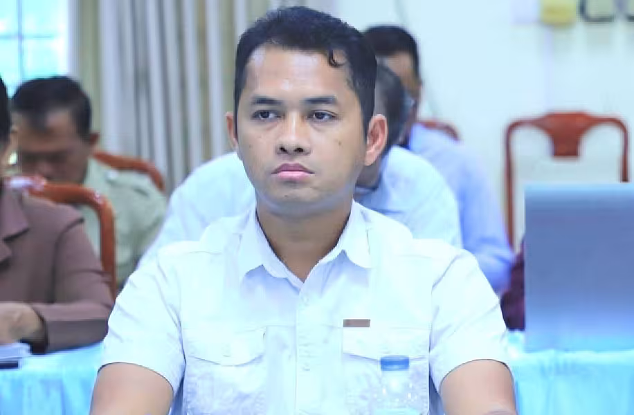 លោក វិន សារឿន ប្រធាន សាខា មូលនិធិ ជាតិ ជំនួយសង្គម ខេត្តកណ្តាល ចូលរួមឧបត្ថម្ភថវិកាចំនួន ១០០,០០០ រៀល ដើម្បីរៀបចំមហាសន្និបាតវិសាមញ្ញតំណាងសមាគមអតីតយុទ្ធជនកម្ពុជាទូទាំងប្រទេស