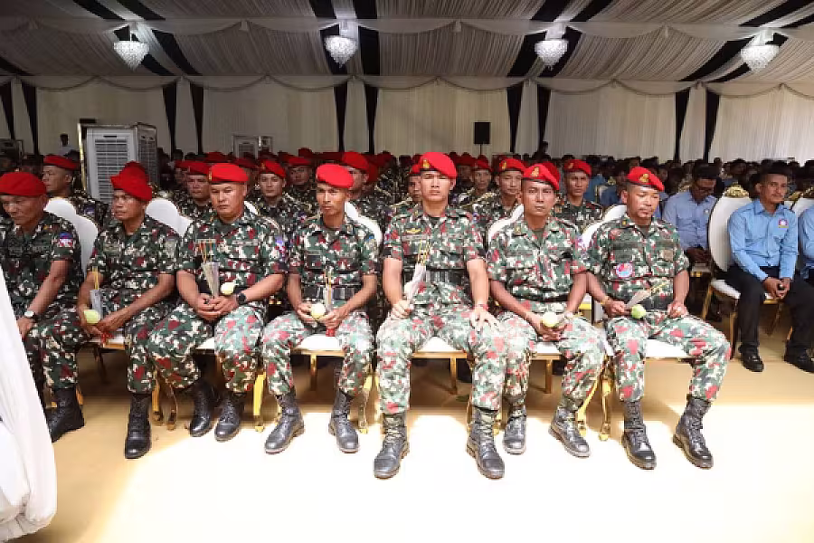 ឯកឧត្តមកិត្តិសង្គហបណ្ឌិត គន់ គីម អញ្ជើញជាអធិបតីរៀបចំបញ្ចុះសព នាយឧត្តមសេនីយ៍ ហេង បូរិន្ទ - Image 13