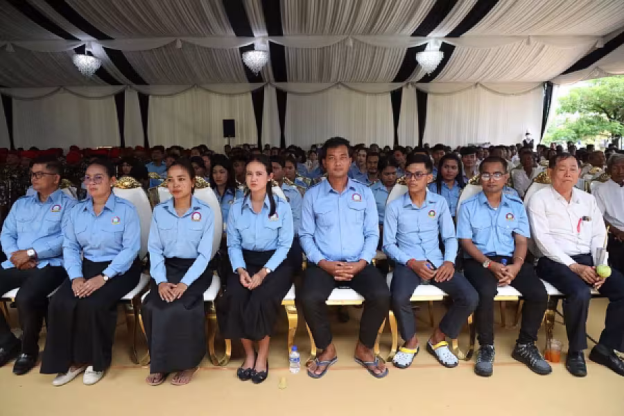 ឯកឧត្តមកិត្តិសង្គហបណ្ឌិត គន់ គីម អញ្ជើញជាអធិបតីរៀបចំបញ្ចុះសព នាយឧត្តមសេនីយ៍ ហេង បូរិន្ទ - Image 14