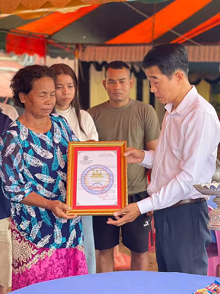 ស.អ.ក ខេត្តបាត់ដំបង នាំយកថវិកាបេឡាមរណសង្គ្រោះជូនគ្រួសារសពអតីតយុទ្ធជនចំនួន ២គ្រួសារ - Image 6