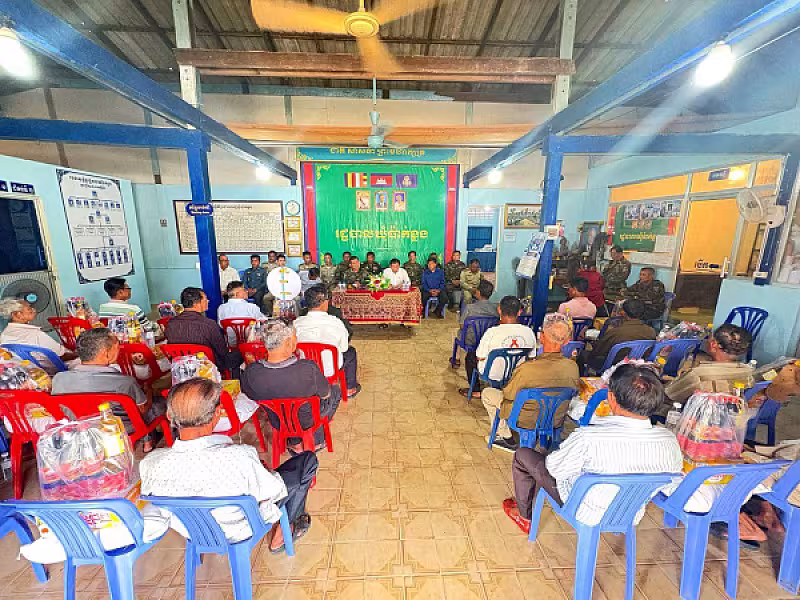 អតីតយុទ្ធជនស្រុកមណ្ឌលសីមា ចំនួន ២០នាក់ ដែលមានជីវភាពខ្វះខាត បានទទួលអំណោយពីសម្តេចធិបតី - Image 7