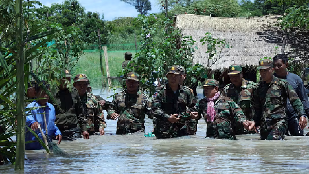 ផ្ទះ​អតីត​យុទ្ធ​ជន​ ៣៥ខ្នង ស្ថិតនៅ​ឃុំ​ក្រយា​ ស្រុក​សន្ទុក​ ខេត្ត​កំពង់​ធំ​ រងផលប៉ះពាល់​ដោយ​ជំនន់​ទឹក​ភ្លៀង​ - Image 11