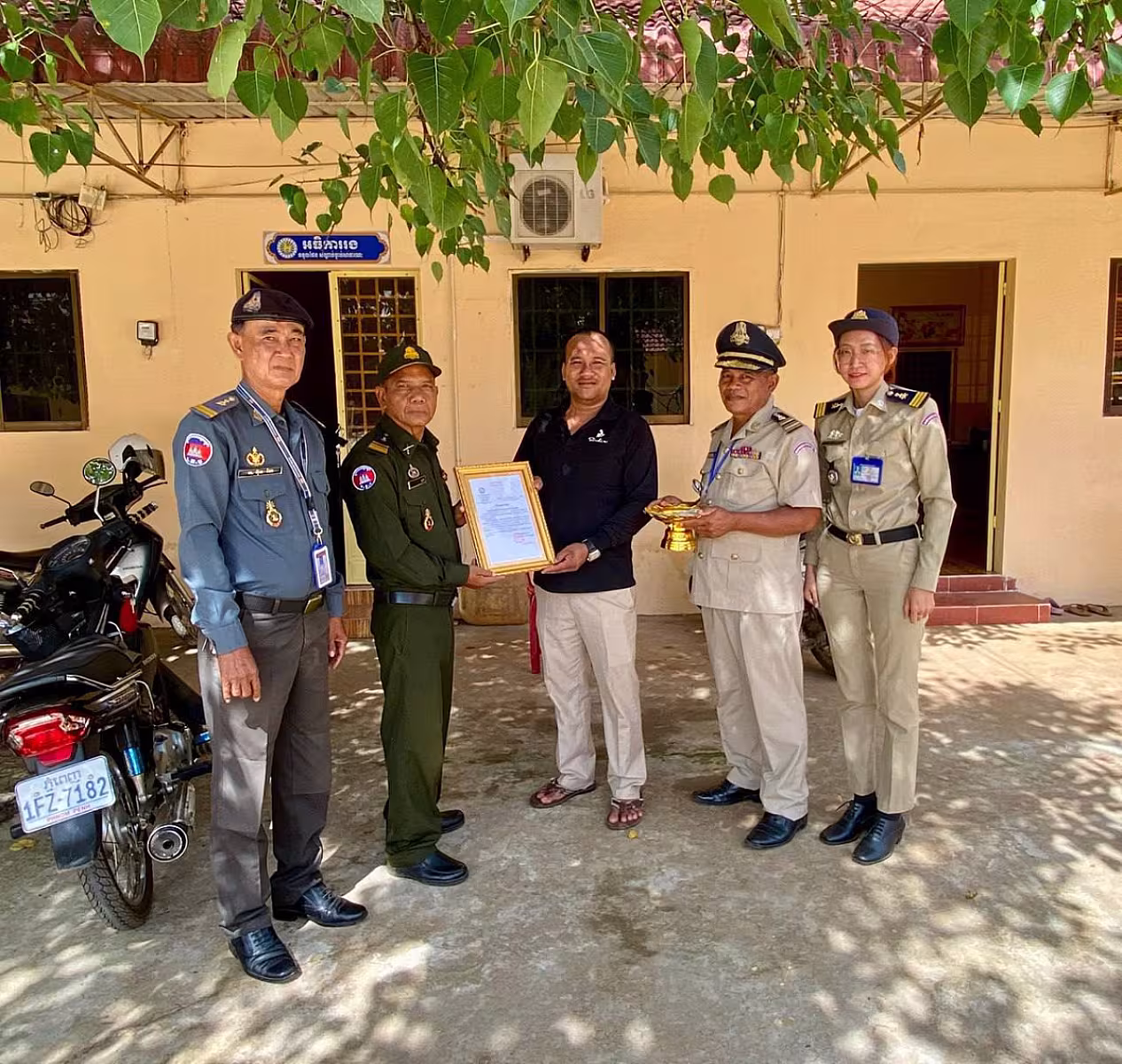 ស.អ.ក ខេត្តត្បូងឃ្មុំ នាំយកថវិកាបេឡាមរណសង្គ្រោះជូនគ្រួសារសពអតីតយុទ្ធជនមួយគ្រួសារ