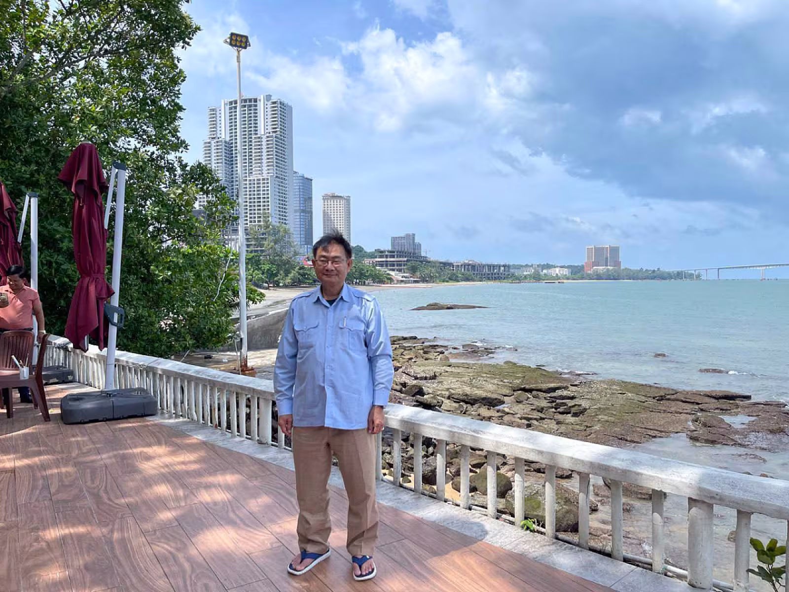 លោក មុឹង យូឡេង ប្រធានមន្ទីរសាធារណការ និងដឹកជញ្ជូន ខេត្តព្រះសីហនុ ចូលរួមឧបត្ថម្ភថវិកាចំនួន ៥០០ដុល្លារ ដើម្បីរៀបចំមហាសន្និបាតវិសាមញ្ញតំណាងសមាគមអតីតយុទ្ធជនកម្ពុជាទូទាំងប្រទេស