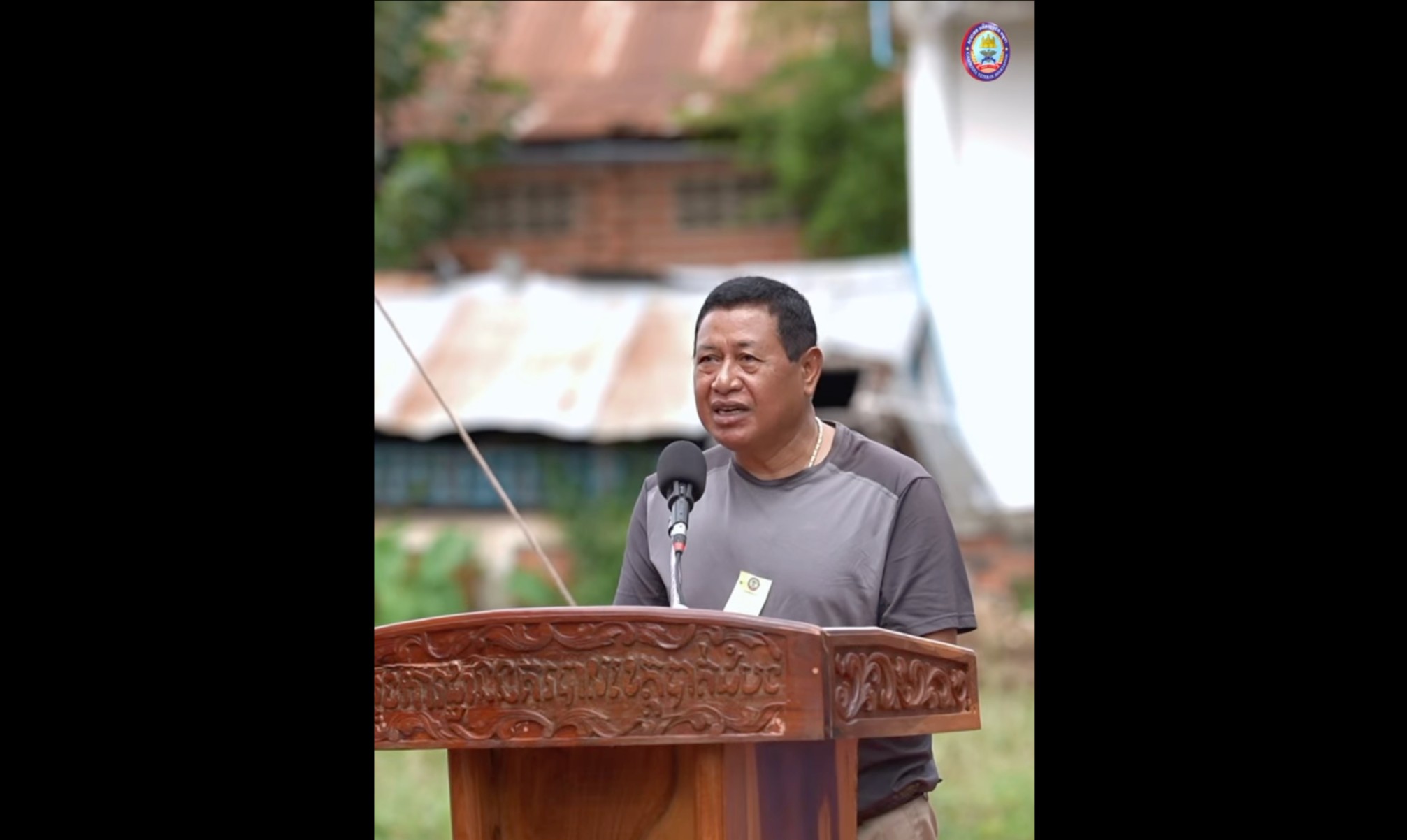 "ទោះបី ខ្ញុំមិនបានកាន់អាវុធ តែសម័យនោះ ដៃម្ចាងខ្ញុំកាន់​ប៊ិច​ ដៃម្ខាងការពារភូមិសាស្រ្តក្នុងបាត់ដំបង"