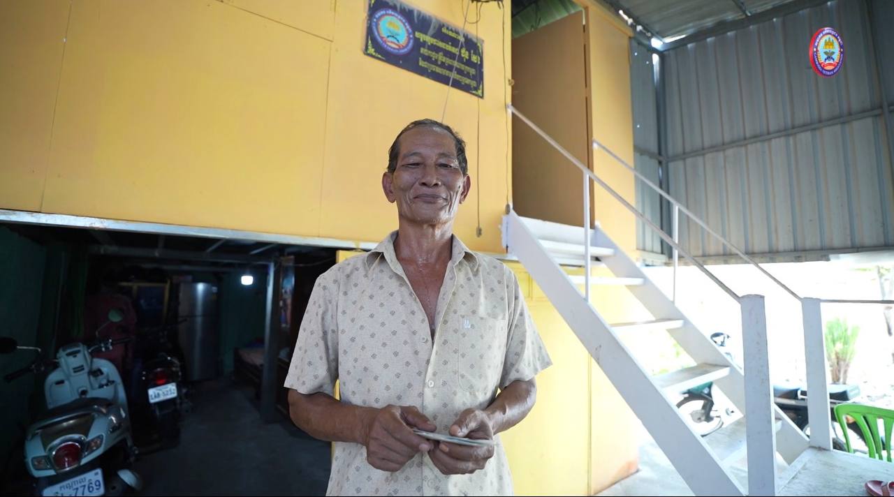 អតីតយុទ្ធជនពិការ សុខ កាន ទទួលបានផ្ទះថ្មី ជីវិតថ្មី ក្រោមការឧបត្ថម្ភពីរាជរដ្ឋាភិបាល