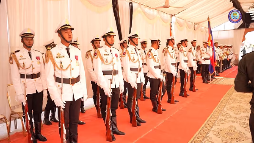 ថ្នាក់ដឹកនាំក្រសួង-ស្ថាប័ន និងរដ្ឋបាលខេត្ត អញ្ជើញគោរពវិញ្ញាណក្ខន្ធសព ឯកឧត្តម ច័ន្ទ លំផាត់