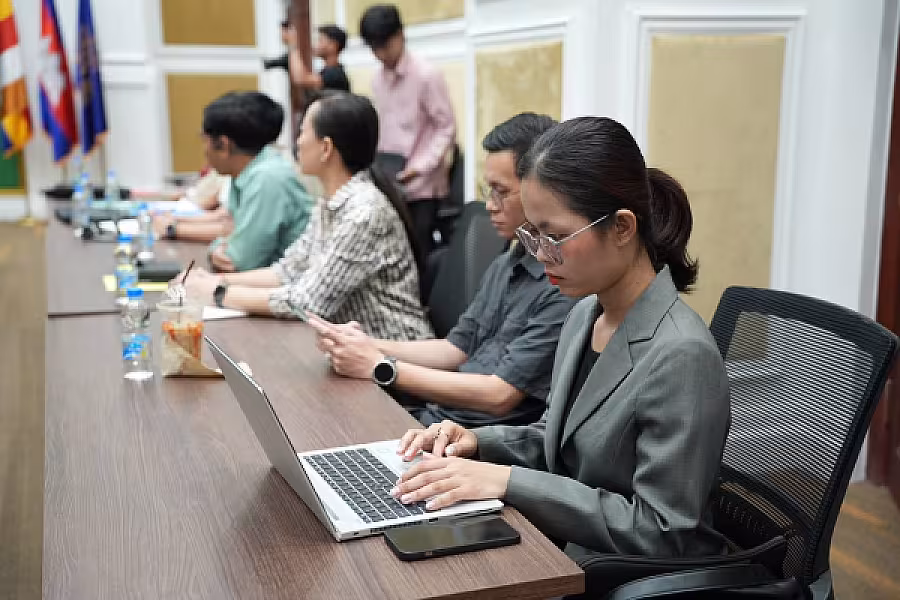 ឯកឧត្តម ទេសរដ្ឋមន្រ្តី គន់ គីម អញ្ជើញដឹកនាំកិច្ចប្រជុំត្រួតពិនិត្យលទ្ធផលការងារត្រៀមរៀបចំមហាសន្និបាតវិសមញ្ញតំណាងសមាគមអតីតយុទ្ធជនកម្ពុជាទូទាំងប្រទេសនាស្អែកនេះ - Image 25