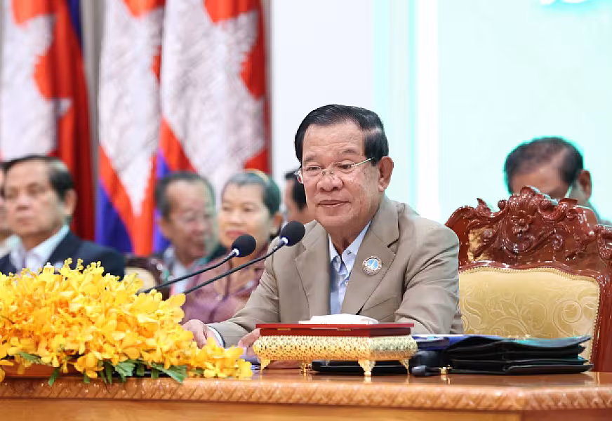 សម្ដេចតេជោ ហ៊ុន សែន អញ្ជើញជាអធិបតីក្នុងពិធីមហាសន្និបាតវិសាមញ្ញតំណាងសមាគមអតីតយុទ្ធជនកម្ពុជាទូទាំងប្រទេស   - Image 2