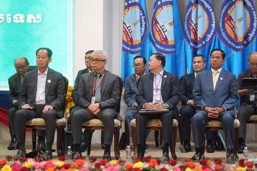 សម្ដេចតេជោ ហ៊ុន សែន អញ្ជើញជាអធិបតីក្នុងពិធីមហាសន្និបាតវិសាមញ្ញតំណាងសមាគមអតីតយុទ្ធជនកម្ពុជាទូទាំងប្រទេស   - Image 7