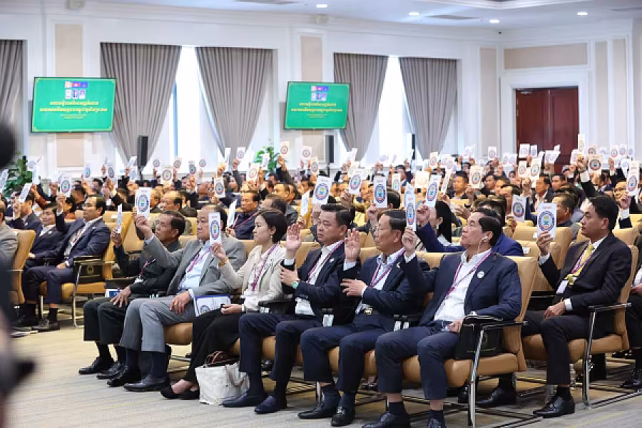 សម្ដេចតេជោ ហ៊ុន សែន អញ្ជើញជាអធិបតីក្នុងពិធីមហាសន្និបាតវិសាមញ្ញតំណាងសមាគមអតីតយុទ្ធជនកម្ពុជាទូទាំងប្រទេស   - Image 9