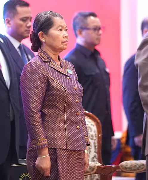 សម្ដេចតេជោ ហ៊ុន សែន អញ្ជើញជាអធិបតីក្នុងពិធីមហាសន្និបាតវិសាមញ្ញតំណាងសមាគមអតីតយុទ្ធជនកម្ពុជាទូទាំងប្រទេស   - Image 13