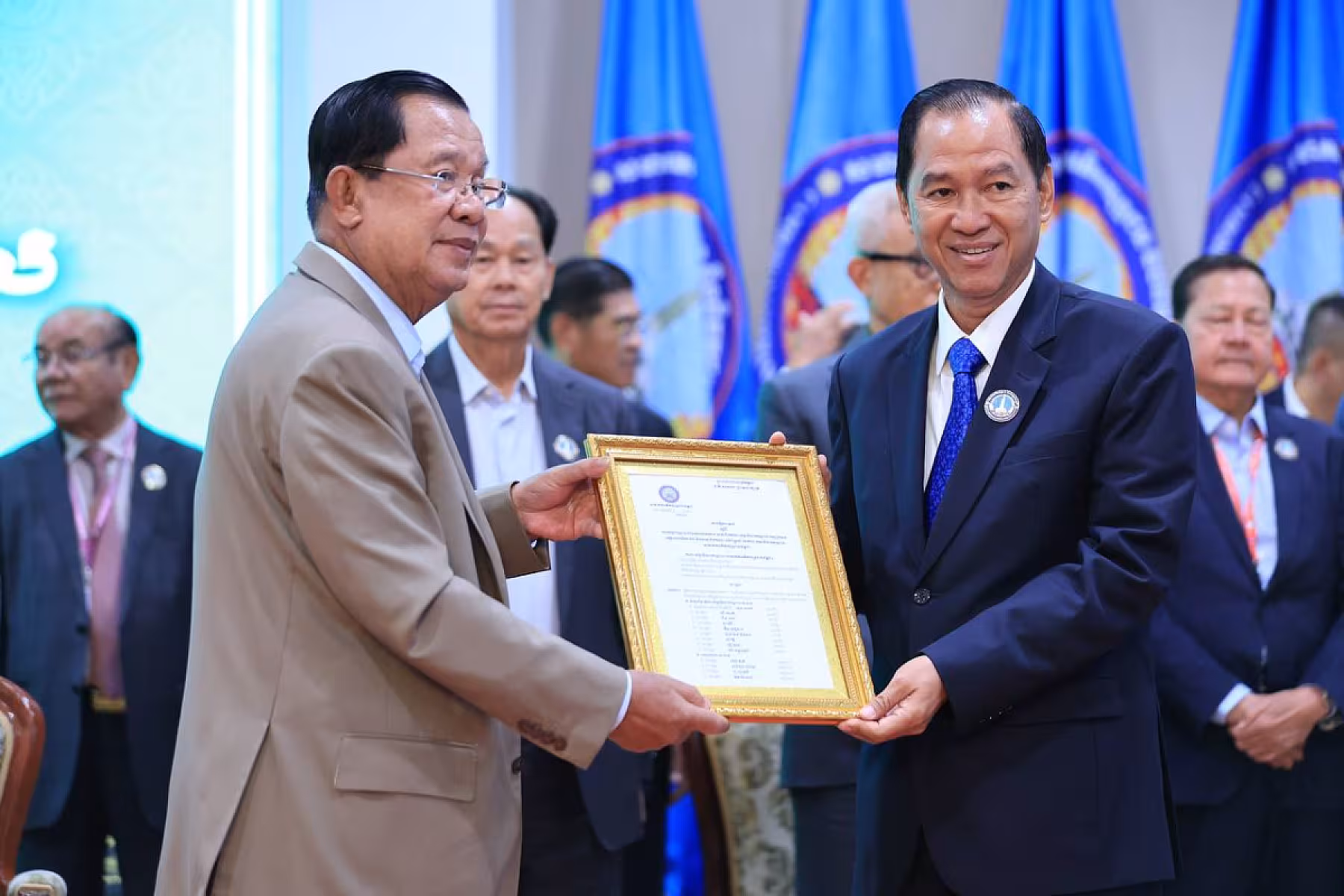 សេចក្តីសម្រេចស្តីពីការបន្ថែមអនុប្រធាន អគ្គលេខាធិការរង និងសមាជិកគណៈកម្មាធិការកណ្តាលសមាគមអតីតយុទ្ធជនកម្ពុជា