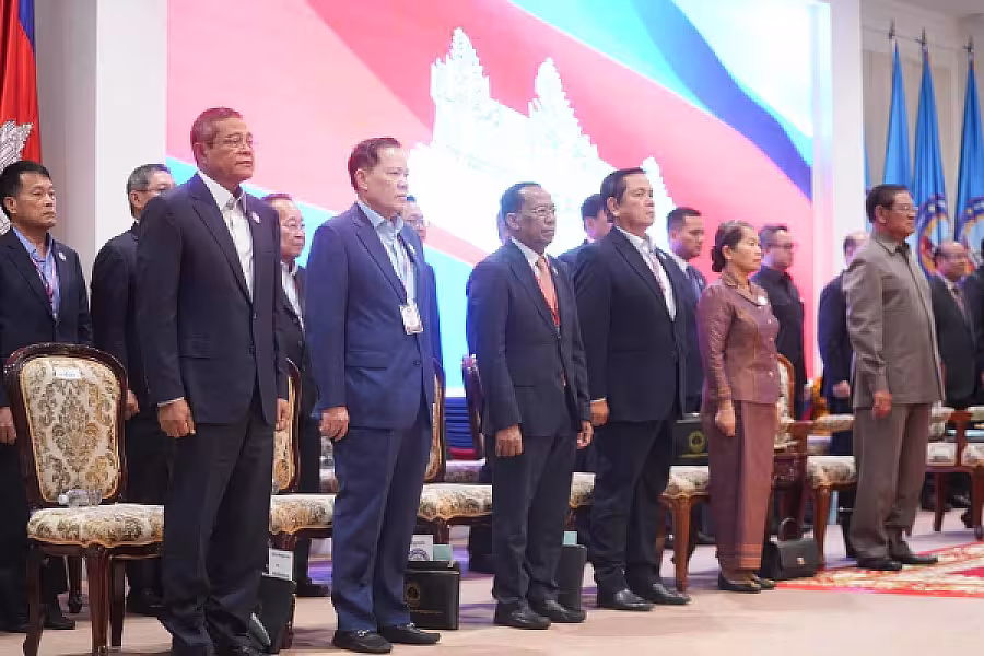 សម្ដេចតេជោ ហ៊ុន សែន អញ្ជើញជាអធិបតីក្នុងមហាសន្និបាតវិសាមញ្ញតំណាងសមាគមអតីតយុទ្ធជនកម្ពុជាទូទាំងប្រទេស   - Image 4