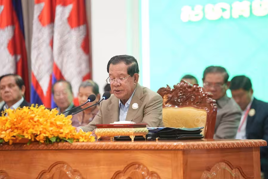 សម្ដេចតេជោ ហ៊ុន សែន អញ្ជើញជាអធិបតីក្នុងមហាសន្និបាតវិសាមញ្ញតំណាងសមាគមអតីតយុទ្ធជនកម្ពុជាទូទាំងប្រទេស   - Image 11