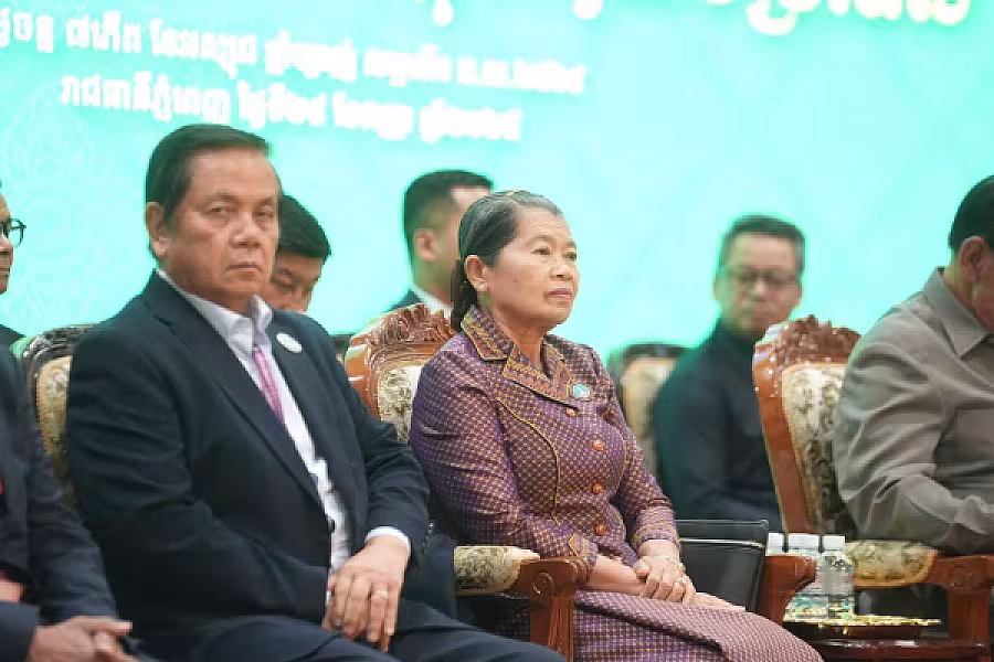 សម្ដេចតេជោ ហ៊ុន សែន អញ្ជើញជាអធិបតីក្នុងមហាសន្និបាតវិសាមញ្ញតំណាងសមាគមអតីតយុទ្ធជនកម្ពុជាទូទាំងប្រទេស   - Image 12