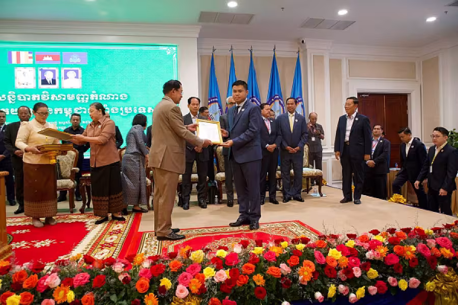 សម្ដេចតេជោ ហ៊ុន សែន អញ្ជើញជាអធិបតីក្នុងមហាសន្និបាតវិសាមញ្ញតំណាងសមាគមអតីតយុទ្ធជនកម្ពុជាទូទាំងប្រទេស   - Image 32