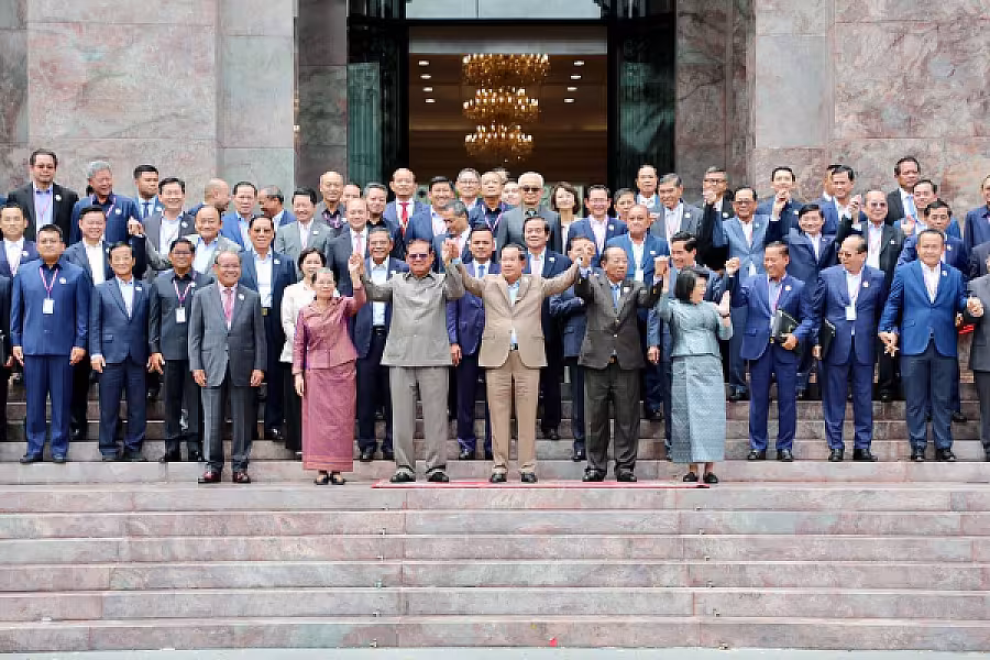 សម្ដេចតេជោ ហ៊ុន សែន អញ្ជើញជាអធិបតីក្នុងមហាសន្និបាតវិសាមញ្ញតំណាងសមាគមអតីតយុទ្ធជនកម្ពុជាទូទាំងប្រទេស   - Image 39