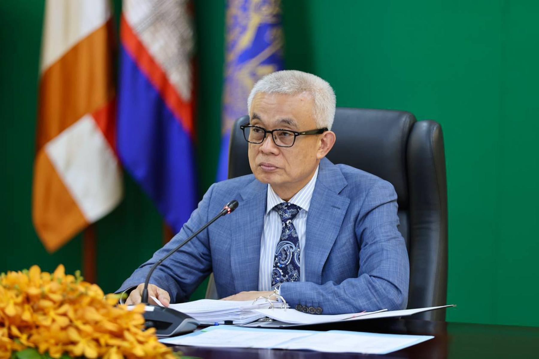 ឯកឧត្តមអគ្គបណ្ឌិតសភាចារ្យ អូន ព័ន្ធមុនីរ័ត្ន ចូលរួមបរិច្ចាគថវិកាគាំទ្រការសាងសង់ផ្ទះជូនអតីតយុទ្ធជន និងនិវត្តជន ចំនួន ៥ខ្នង