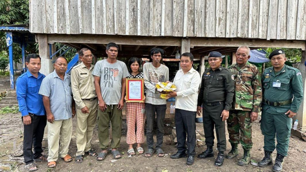 អ.ន.ក ខេត្តបាត់ដំបង នាំយកថវិកាបេឡាមរណសង្គ្រោះជូនគ្រួសារអតីតយុទ្ធជនចំនួន ២គ្រួសារ - Image 2