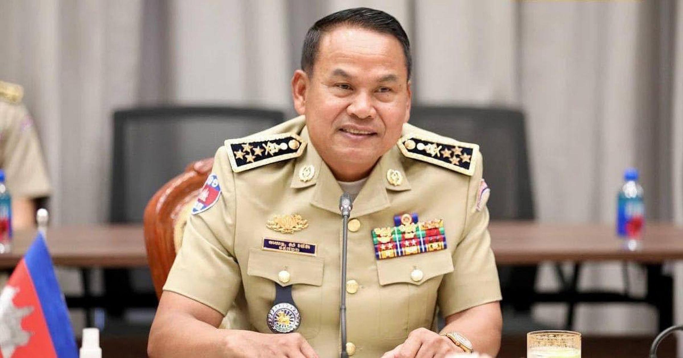 ឯកឧត្តម នាយឧត្តមសេនីយ៍ ស ថេត ចូលរួមបរិច្ចាគថវិកាគាំទ្រការសាងសង់ផ្ទះជូនអតីតយុទ្ធជន និងនិវត្តជន ចំនួន ១០ខ្នង