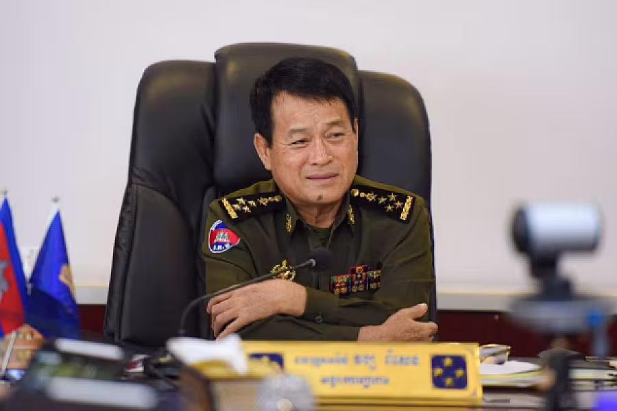 ឯកឧត្តម នាយឧត្តមសេនីយ៍ វង្ស ពិសេន ចូលរួមបរិច្ចាគថវិកាគាំទ្រការសាងសង់ផ្ទះជូនអតីតយុទ្ធជន និងនិវត្តជន ចំនួន ២ខ្នង