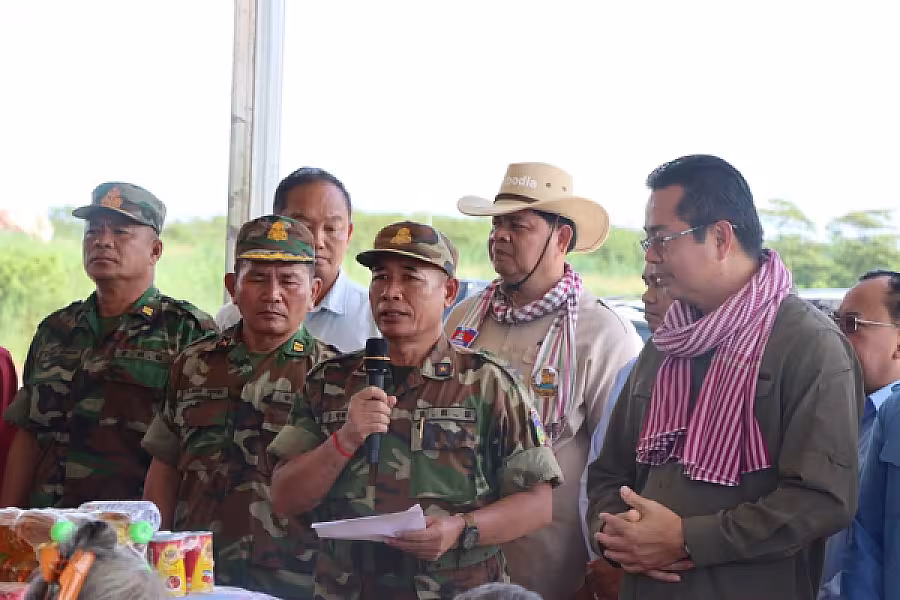 គ្រួសារអតីតយុទ្ធជន ចំនួន ២០គ្រួសារ ក្នុងខេត្តព្រះសីហនុ ទទួលបានអំណោយពីសម្ដេចទាំងទ្វេ - Image 2